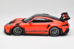 Porsche 911 992 GT3 RS ガーズオレンジ & シルバー ホイール Minichamps 1:18 911992002 メタル - 画像 3/6