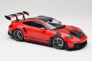 Porsche 911 992 GT3 RS ガーズレッド & シルバーホイール Weissach Package Minichamps 1:18 153062246 メタル - 画像 4/6