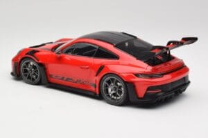Porsche 911 992 GT3 RS ガーズレッド & シルバーホイール Weissach Package Minichamps 1:18 153062246 メタル - 画像 5/6