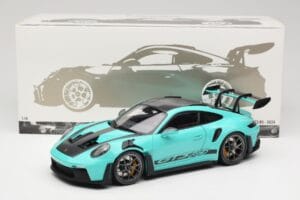 Porsche 911 992 GT3 RS Python Green & Dark Silver Wheels Minichamps 1:18 110062026 メタル - 画像 8/8