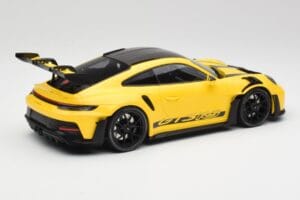 Porsche 911 992 GT3 RS レーシングイエロー & ブラックホイール Minichamps 1:18 153062245 メタル - 画像 2/6