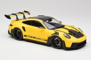 Porsche 911 992 GT3 RS レーシングイエロー & ブラックホイール Minichamps 1:18 153062245 メタル - 画像 4/6