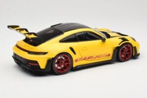 Porsche 911 992 GT3 RS Racing Yellow Weissach Package & Red Wheels Minichamps 1:18 110062025 メタル - 画像 3/8