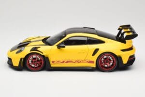 Porsche 911 992 GT3 RS Racing Yellow Weissach Package & Red Wheels Minichamps 1:18 110062025 メタル - 画像 4/8