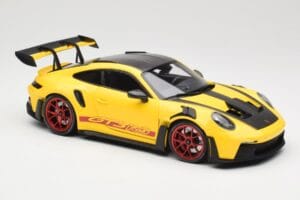 Porsche 911 992 GT3 RS Racing Yellow Weissach Package & Red Wheels Minichamps 1:18 110062025 メタル - 画像 6/8