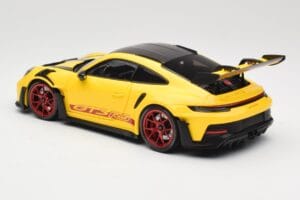 Porsche 911 992 GT3 RS Racing Yellow Weissach Package & Red Wheels Minichamps 1:18 110062025 メタル - 画像 7/8
