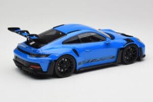 Porsche 911 992 GT3 RS シャークブルー & ブラックホイール Minichamps 1:18 153062233 メタル - 画像 2/6