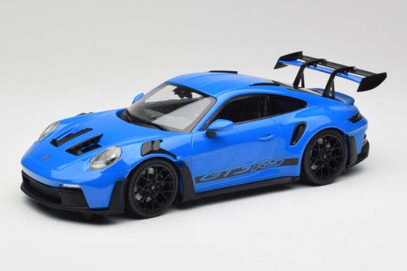 Porsche 911 992 GT3 RS シャークブルー & ブラックホイール Minichamps 1:18 153062233 メタル