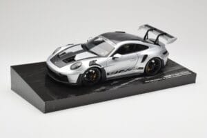 Porsche 911 992 GT3 RS シルバー Weissach Package Minichamps 1:18 110062020 メタル - 画像 2/8