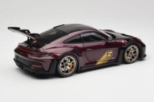 Porsche 911 992 GT3 RS ウルトラバイオレット & シルバーホイール Minichamps 1:18 110062029 メタル - 画像 3/8