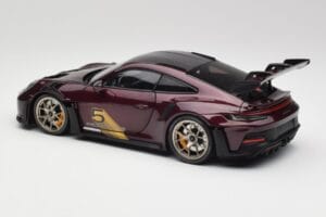 Porsche 911 992 GT3 RS ウルトラバイオレット & シルバーホイール Minichamps 1:18 110062029 メタル - 画像 7/8