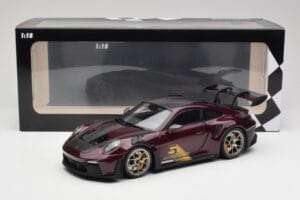Porsche 911 992 GT3 RS ウルトラバイオレット & シルバーホイール Minichamps 1:18 110062029 メタル - 画像 8/8