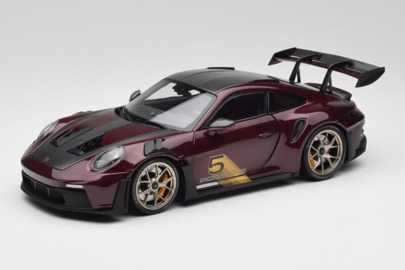 Porsche 911 992 GT3 RS ウルトラバイオレット & シルバーホイール Minichamps 1:18 110062029 メタル