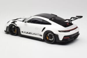Porsche 911 992 GT3 RS ホワイト & ブラックホイール Minichamps 1:18 155062230 メタル - 画像 5/6