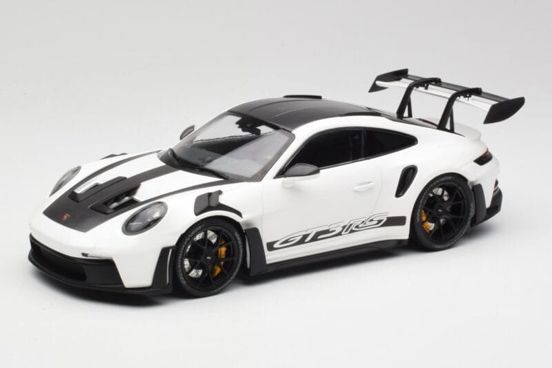 Porsche 911 992 GT3 RS ホワイト & ブラックホイール Minichamps 1:18 155062230 メタル