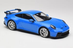 Porsche 911 992 GT3 シャーク ブルー & シルバーホイール Minichamps 1:18 143069015 レジン - 画像 4/6