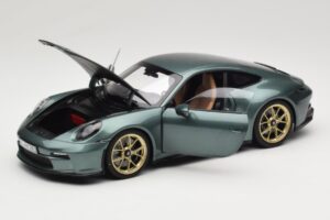 Porsche 911 992 GT3 Touring Package Malachite Green Metallic Norev 1:18 187382 メタル - 画像 2/8