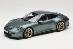 Porsche 911 992 GT3 Touring Package Malachite Green Metallic Norev 1:18 187382 メタル