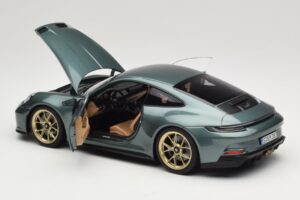 Porsche 911 992 GT3 Touring Package Malachite Green Metallic Norev 1:18 187382 メタル - 画像 5/8