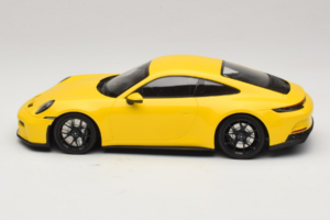 Porsche 911 992 GT3 Touring イエロー ブラックホイール Minichamps 1:18 117069021 メタル - 画像 3/6