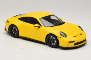 Porsche 911 992 GT3 Touring イエロー ブラックホイール Minichamps 1:18 117069021 メタル - 画像 4/6