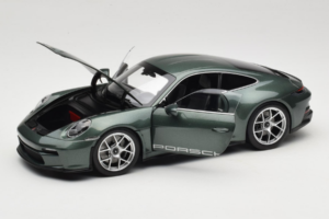 Porsche 911 992 S/T Malachite Green Metallic Norev 1:18 187472 メタル - 画像 2/8