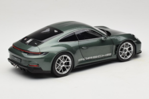 Porsche 911 992 S/T Malachite Green Metallic Norev 1:18 187472 メタル - 画像 3/8