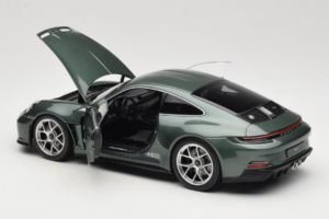 Porsche 911 992 S/T Malachite Green Metallic Norev 1:18 187472 メタル - 画像 4/8