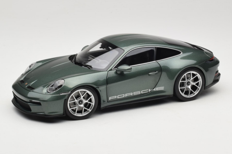 Porsche 911 992 S/T Malachite Green Metallic Norev 1:18 187472 メタル