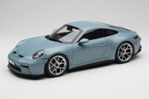 Porsche 911 992 S/T Meisenblau Norev 1:12 127550 メタル