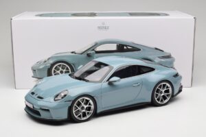 Porsche 911 992 S/T Meisenblau Norev 1:12 127550 メタル - 画像 6/6