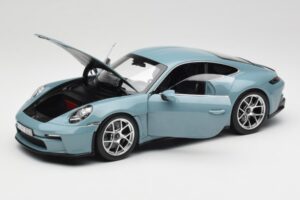 Porsche 911 992 S/T Meissen Blue Norev 1:18 187470 メタル - 画像 2/8