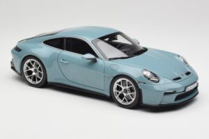 Porsche 911 992 S/T Meissen Blue Norev 1:18 187470 メタル - 画像 6/8