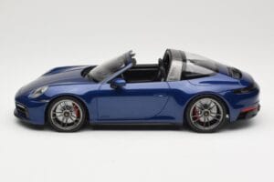 Porsche 911 992 Targa 4 GTS Blue Metallic Minichamps 1:18 155061060 メタル - 画像 3/6