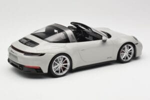Porsche 911 992 Targa 4 GTS グレー Minichamps 1:18 155061064 メタル - 画像 2/6