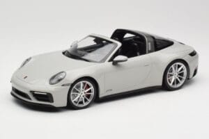 Porsche 911 992 Targa 4 GTS グレー Minichamps 1:18 155061064 メタル