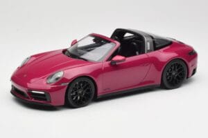 Porsche 911 992 Targa 4 GTS Rubystar Minichamps 1:18 155061066 メタル
