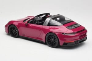 Porsche 911 992 Targa 4 GTS Rubystar Minichamps 1:18 155061066 メタル - 画像 5/6
