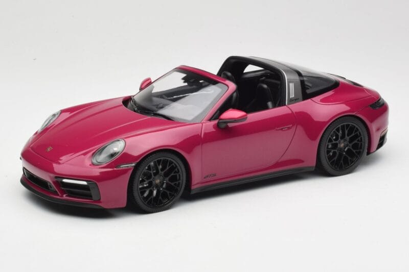 Porsche 911 992 Targa 4 GTS Rubystar Minichamps 1:18 155061066 メタル