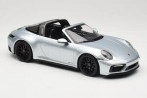 Porsche 911 992 Targa 4 GTS シルバー Minichamps 1:18 155061061 メタル - 画像 4/6