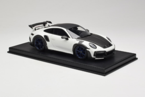 Porsche 911 992 TechArt GTstreet R ホワイト ブルーホイール TechArt 1:18 REMC014 レジン - 画像 4/6