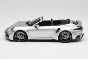Porsche 911 992 Turbo S カブリオレ シルバー Minichamps 1:18 155069082 メタル - 画像 3/6
