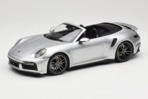 Porsche 911 992 Turbo S カブリオレ シルバー Minichamps 1:18 155069082 メタル