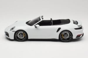 Porsche 911 992 Turbo S カブリオレ White Metallic Minichamps 1:18 155069080 メタル - 画像 3/6