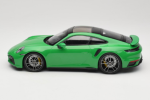 Porsche 911 992 Turbo S グリーン Minichamps 1:18 153069077 メタル - 画像 3/6