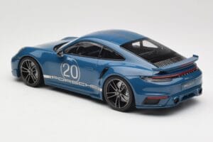 Porsche 911 992 Turbo S Sport Design Package Gentian Blue Metallic Minichamps 1:18 155069170 メタル - 画像 5/6