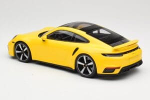Porsche 911 992 Turbo S イエロー Minichamps 1:18 155069071 メタル - 画像 5/6