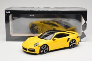 Porsche 911 992 Turbo S イエロー Minichamps 1:18 155069071 メタル - 画像 6/6
