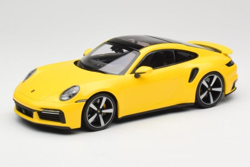 Porsche 911 992 Turbo S イエロー Minichamps 1:18 155069071 メタル