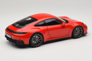 Porsche 911 992.2 Carrera 4 GTS Guards Red Norev 1:18 187171 メタル - 画像 3/8